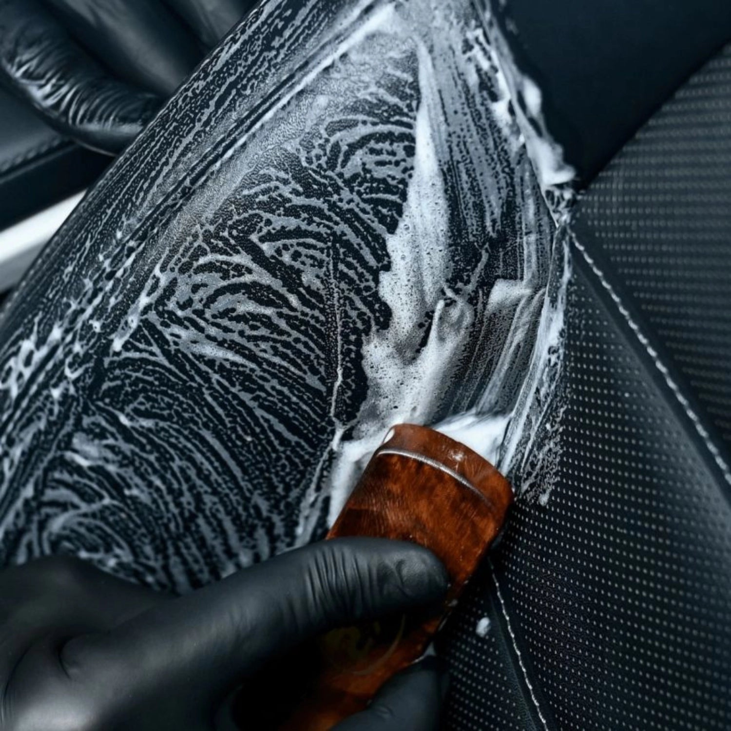 K2 Auron Brush - Textil- und Lederbürste